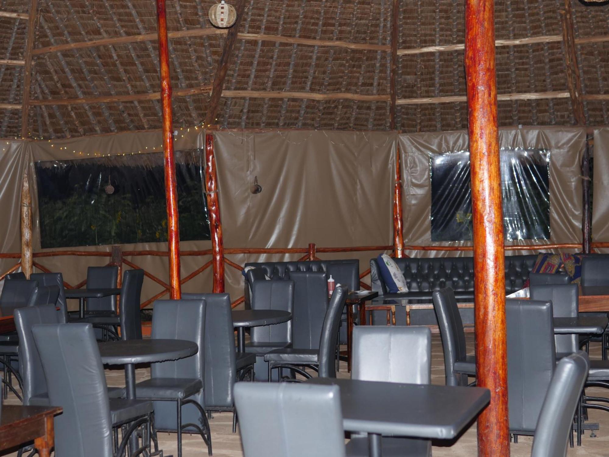 Tausa Tsavo Eco Lodge Voi Екстериор снимка