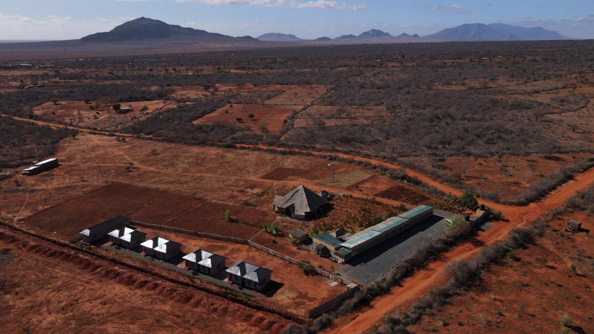 Tausa Tsavo Eco Lodge Voi Екстериор снимка