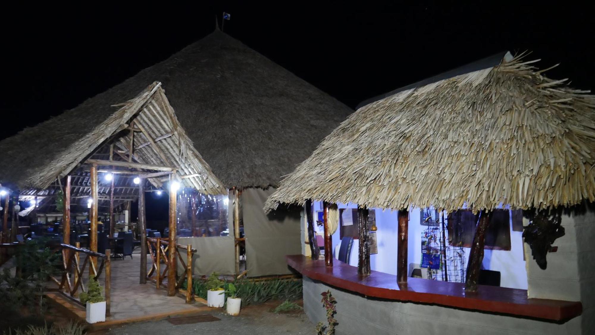 Tausa Tsavo Eco Lodge Voi Екстериор снимка