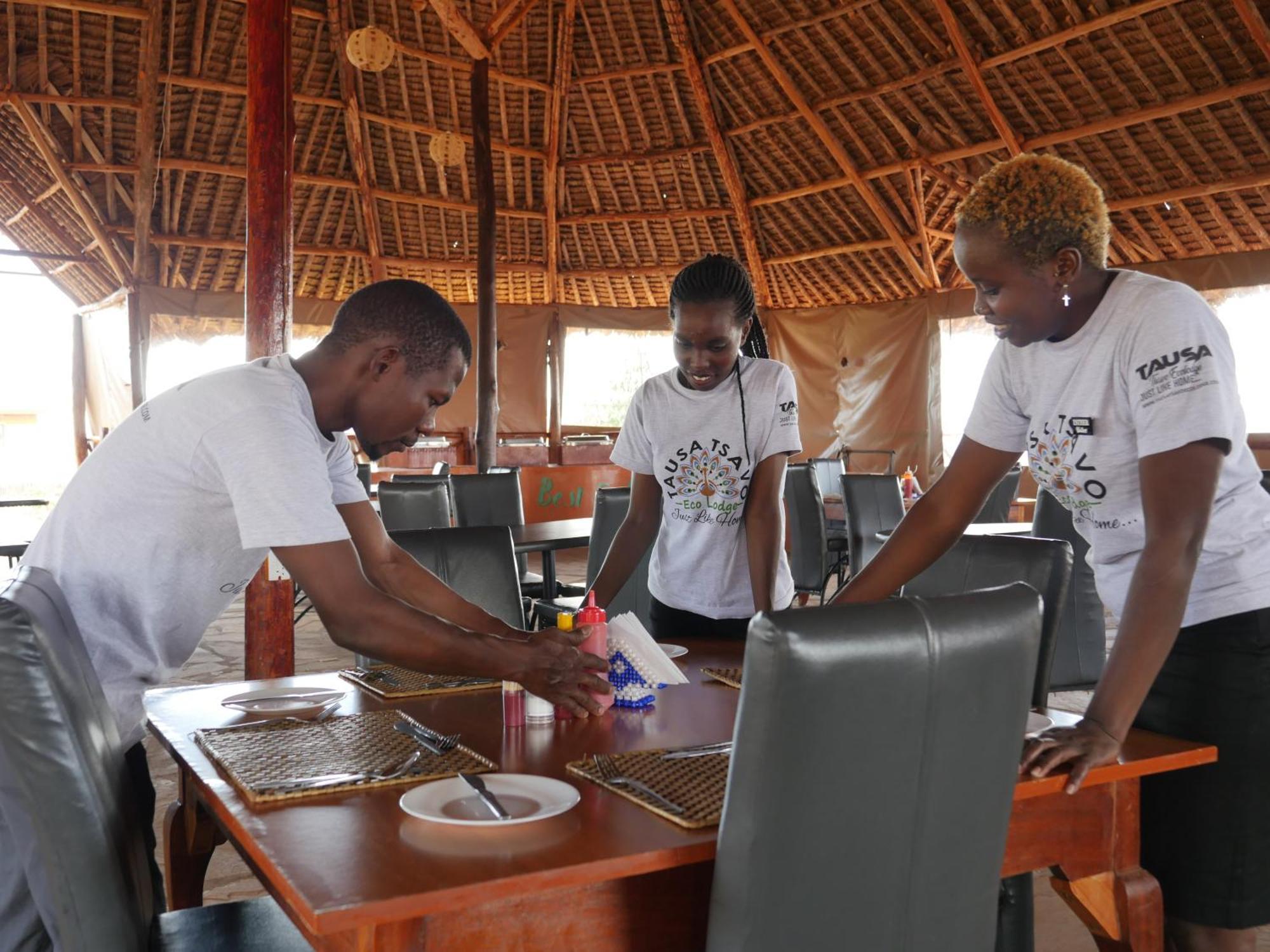 Tausa Tsavo Eco Lodge Voi Екстериор снимка